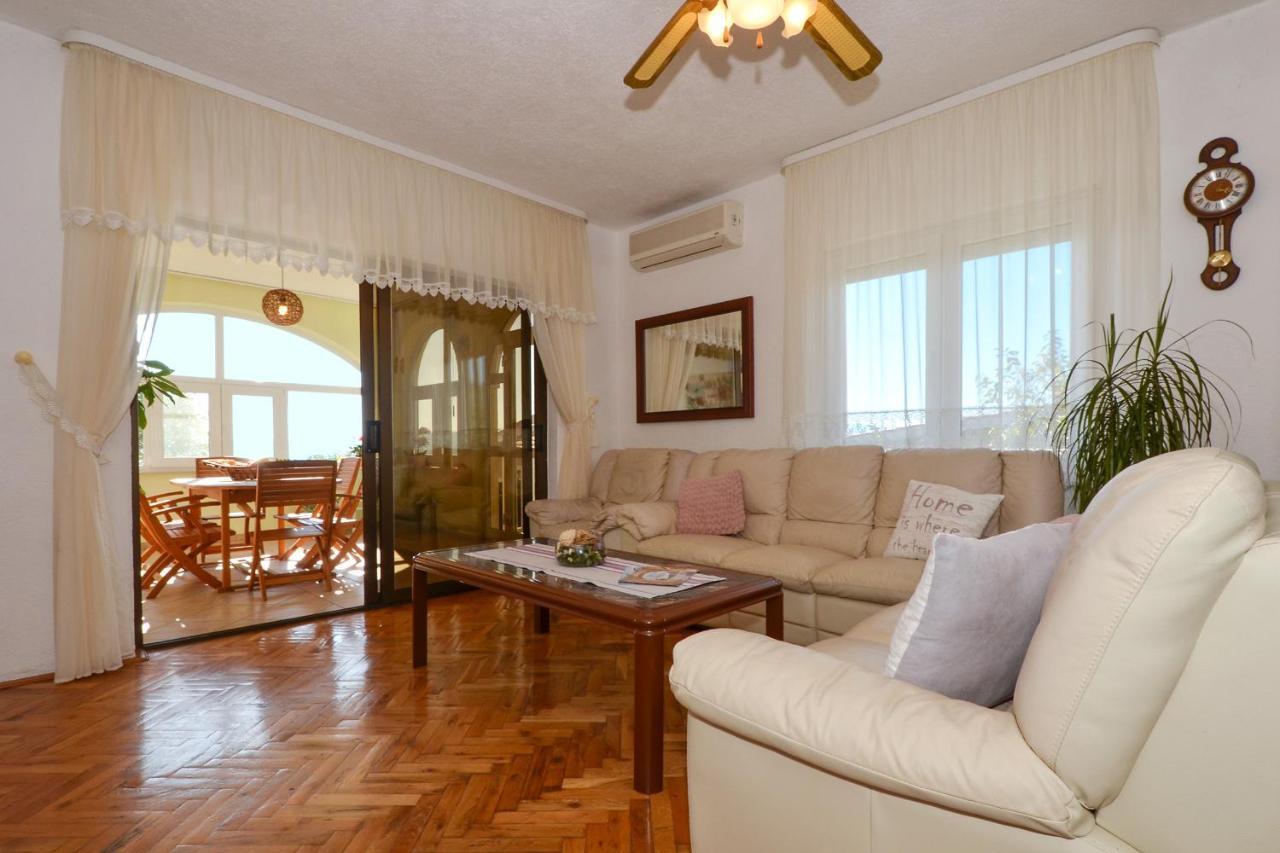 Apartment Una Seget Vranjica Exterior photo